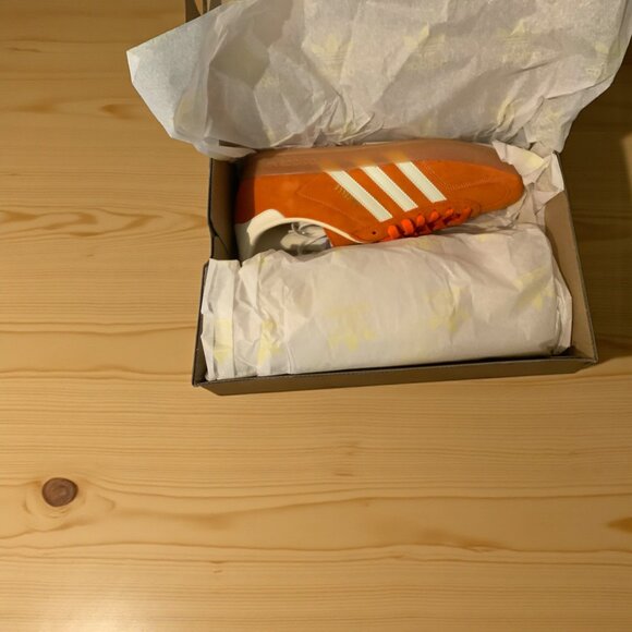 Adidas Gazelle Unisex Athletic Shoe - Picture 8 of 11